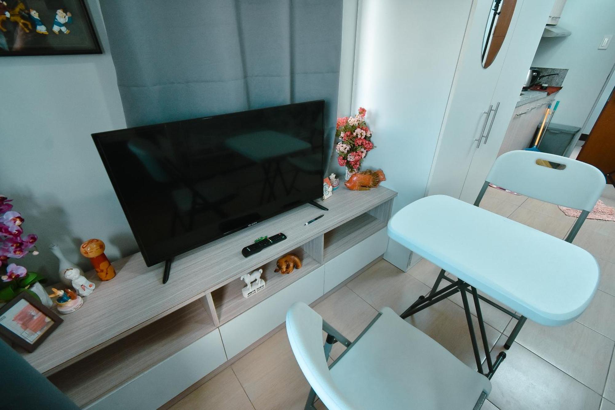 Aparthotel Cozy Unit With Free Pool, Netflix & Wifi In Alabang Crq3 à Muntinlupa City Extérieur photo