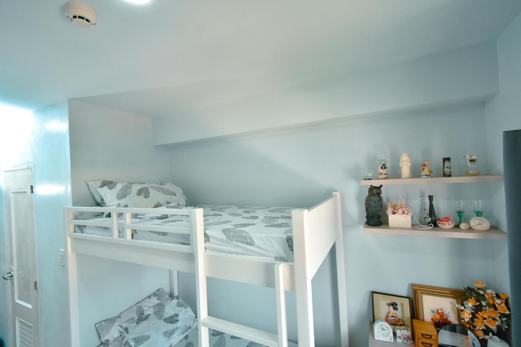 Aparthotel Cozy Unit With Free Pool, Netflix & Wifi In Alabang Crq3 à Muntinlupa City Extérieur photo